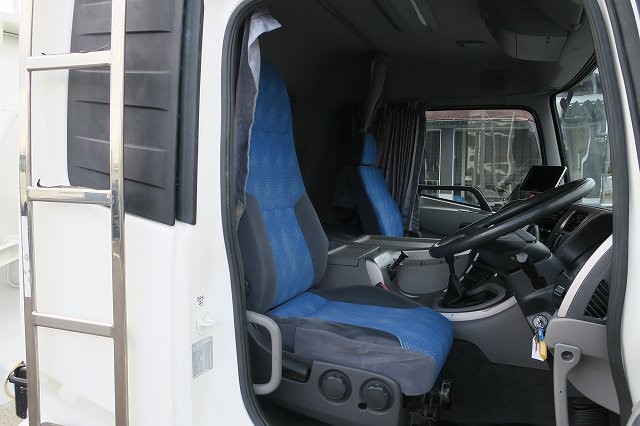 中古トラック UDトラックス粉粒体運搬車 #15