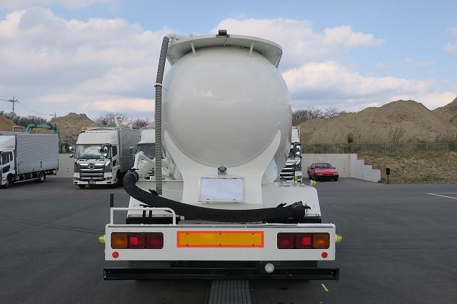 UDトラックス クオン 粉粒体運搬車  極東ジェットパック