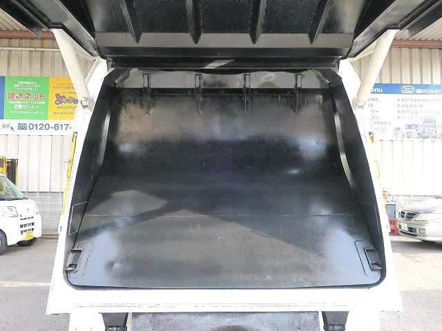 日野レンジャー 中型パッカー車（塵芥車）