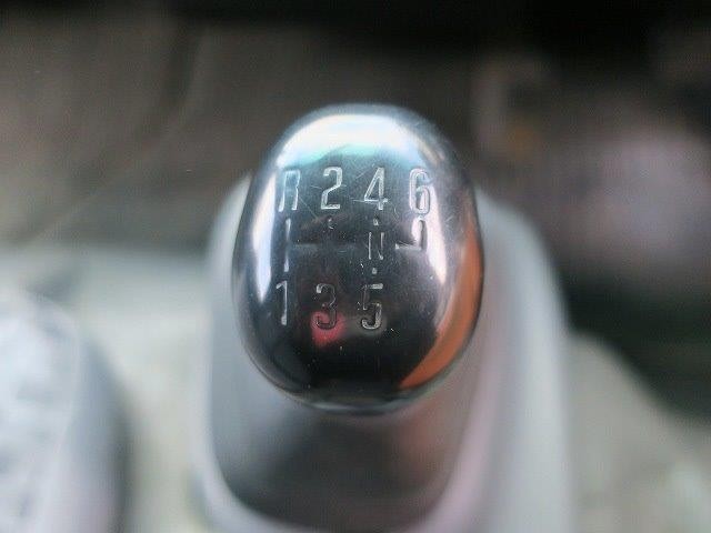 いすゞエルフ 小型クレーン付平ボディ
