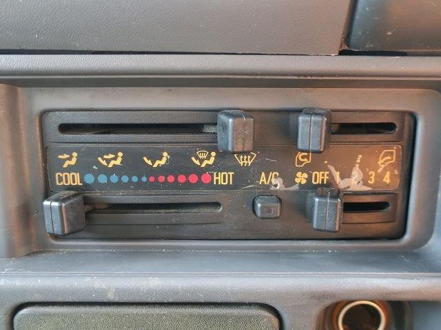 いすゞエルフ 小型クレーン付平ボディ