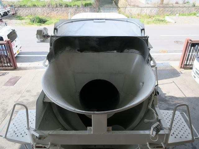 日野 プロフィア 大型コンクリートミキサー車