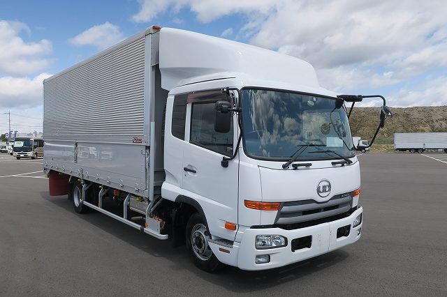 UDトラックス コンドル 中型アルミウィング
