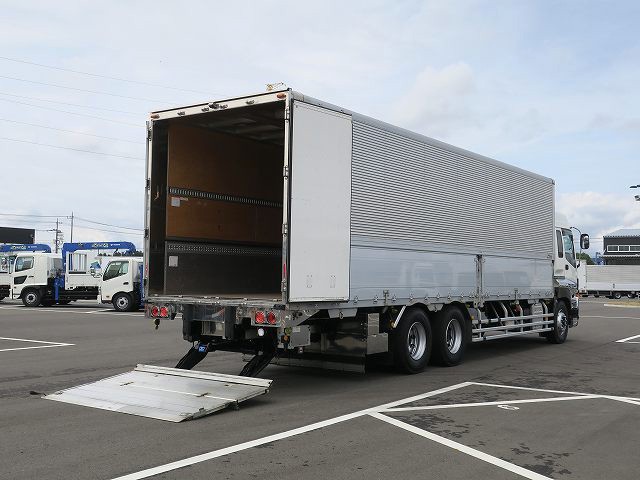 いすゞ大型アルミウィング