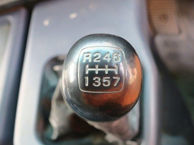 中古トラック 日野クレーン付平ボディ #19