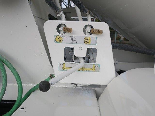 日野レンジャー 中型コンクリートミキサー車 
