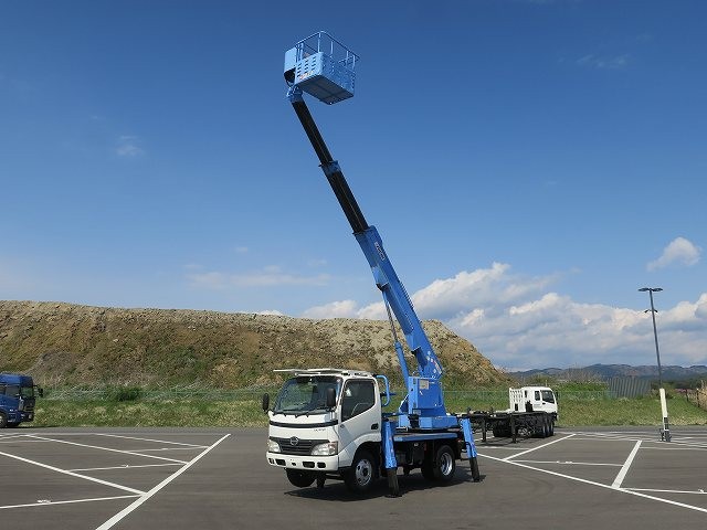 日野デュトロ 高所作業車