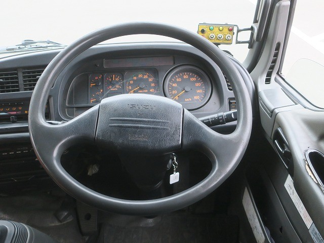 いすゞフォワード 中型パッカー車