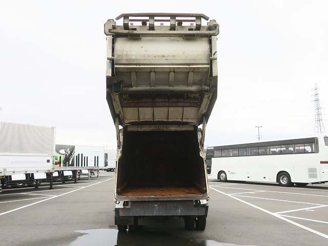 いすゞフォワード 中型パッカー車