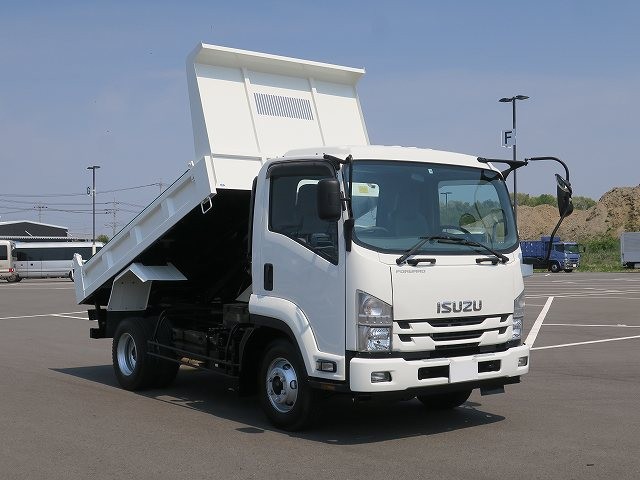 いすゞ中型ダンプ