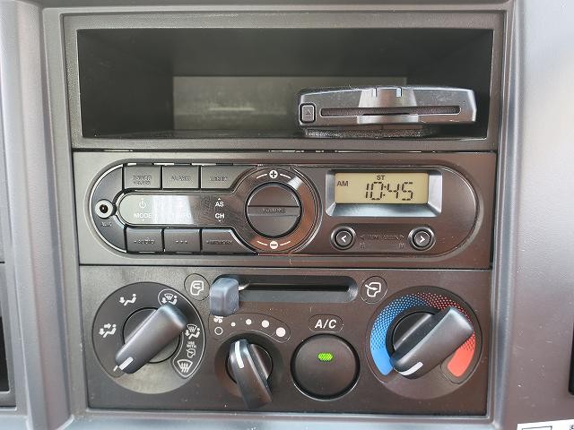 いすゞ中型ダンプ