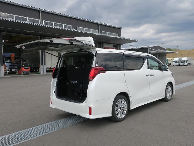 トヨタアルファード 