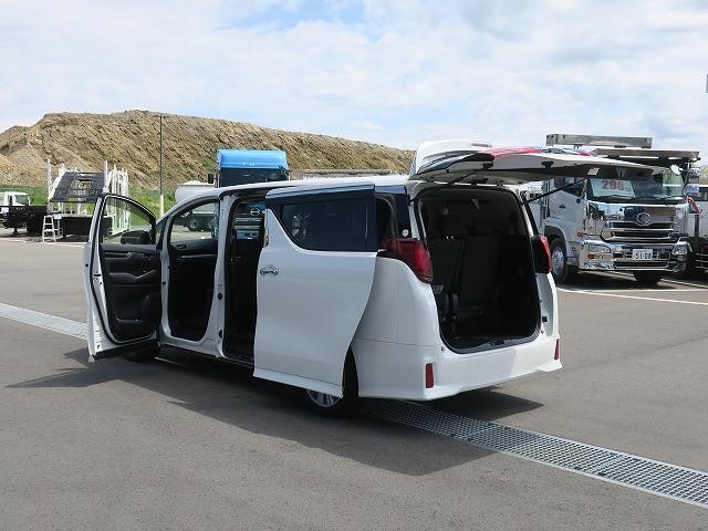 トヨタアルファード 