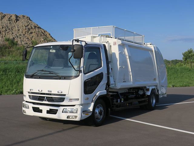 三菱ふそう中型パッカー車