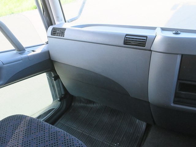 三菱ふそう中型パッカー車