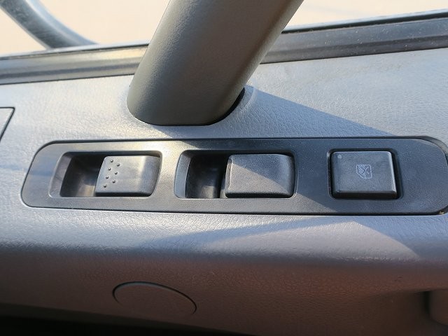 三菱ふそう中型パッカー車