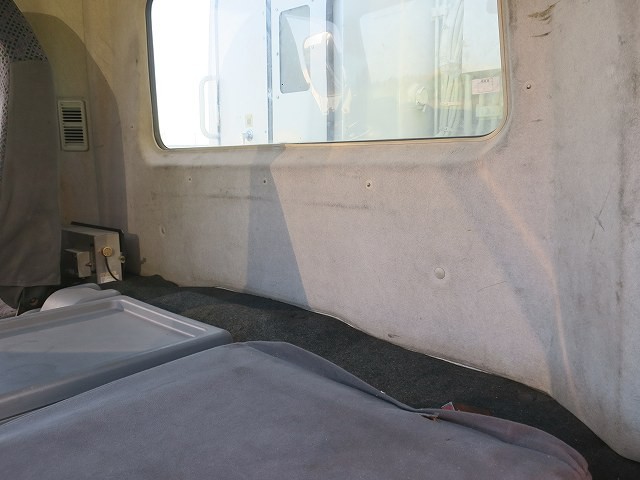 三菱ふそう中型パッカー車
