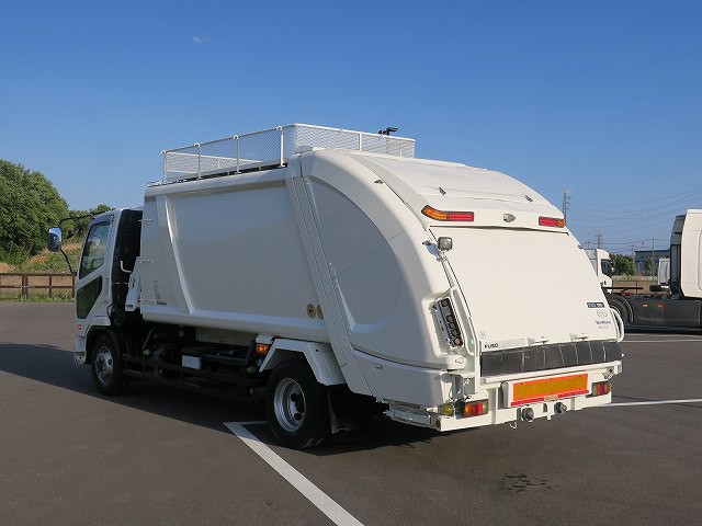 三菱ふそう中型パッカー車