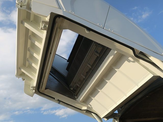 三菱ふそう中型パッカー車