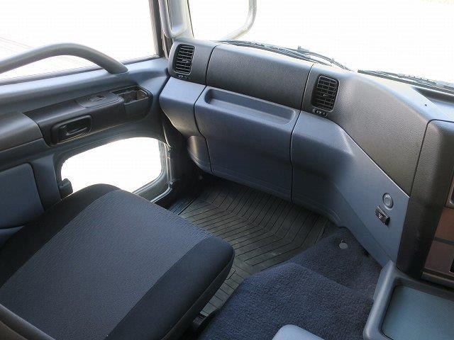 日野大型冷凍ウィング