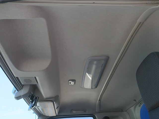 中古トラック いすゞ冷凍バン #24