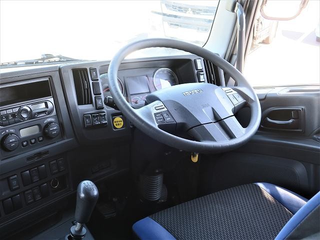 いすゞギガ大型アルミウィング 
