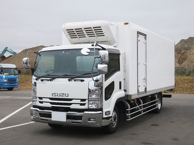 いすゞ 中型冷凍バン