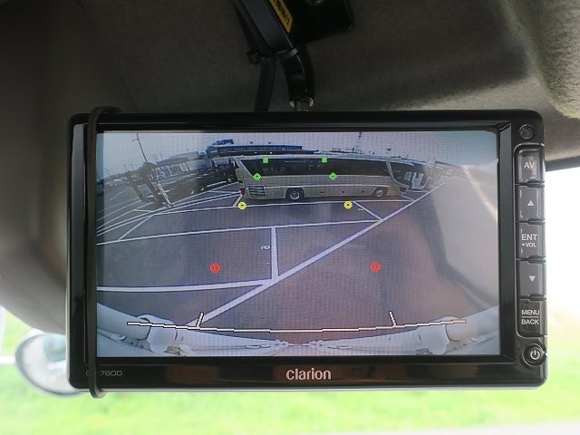 いすゞ 中型冷凍バン