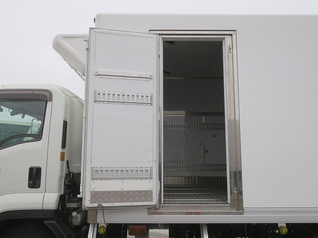 中古トラック いすゞ冷凍バン #9