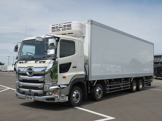 新型日野プロフィア 冷凍バン 