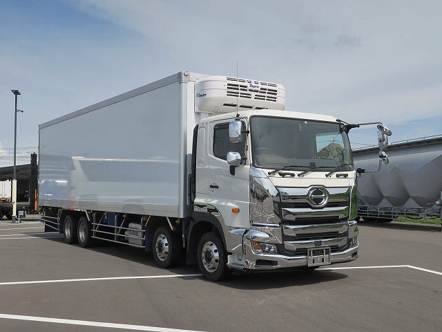 新型日野プロフィア 冷凍バン 