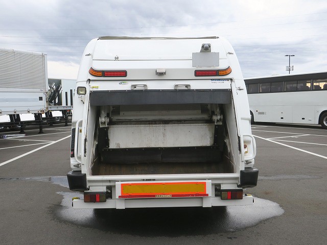 いすゞフォワード 中型パッカー車