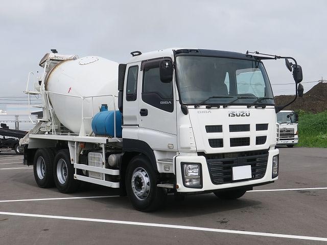 いすゞギガ　大型コンクリートミキサー車 
