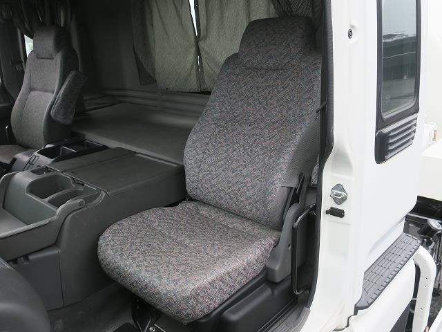 いすゞギガ　大型コンクリートミキサー車 