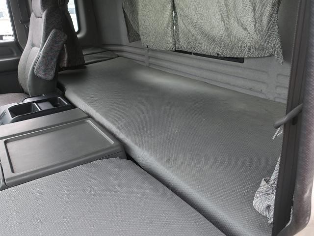 いすゞギガ　大型コンクリートミキサー車 
