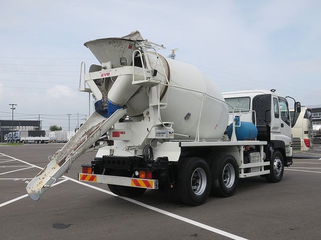 いすゞギガ　大型コンクリートミキサー車 
