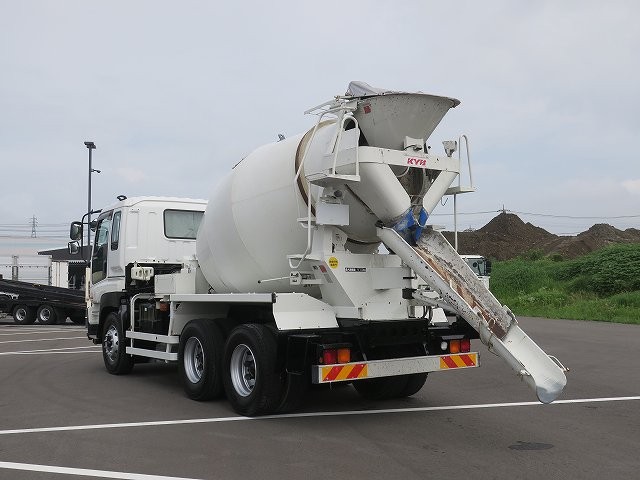 いすゞギガ　大型コンクリートミキサー車 