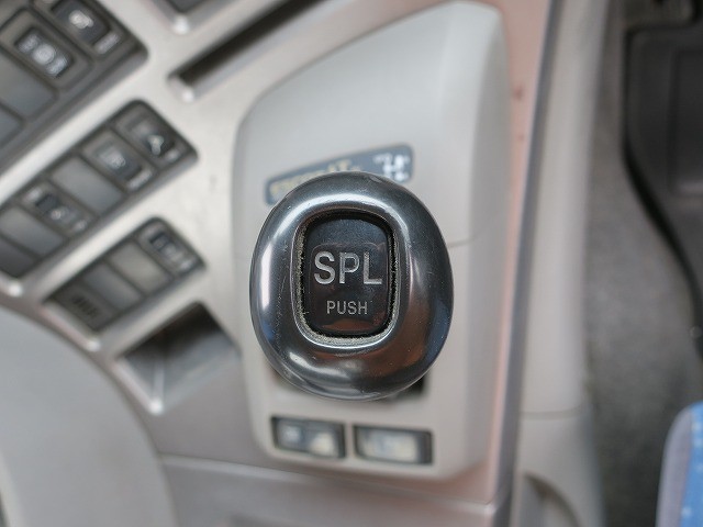 中古トラック UDトラックス粉粒体運搬車 #18