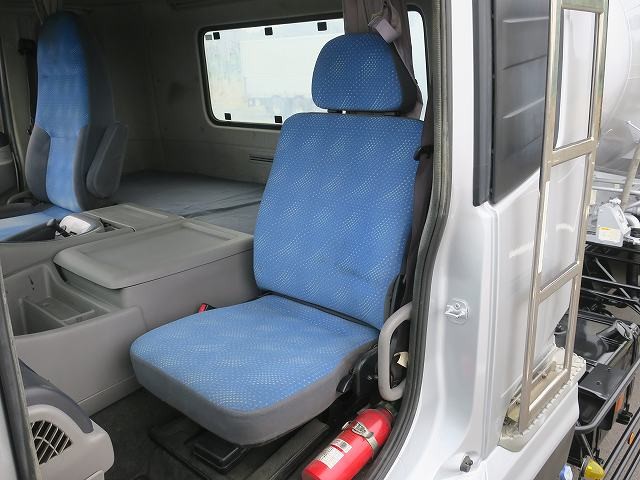 中古トラック UDトラックス粉粒体運搬車 #21