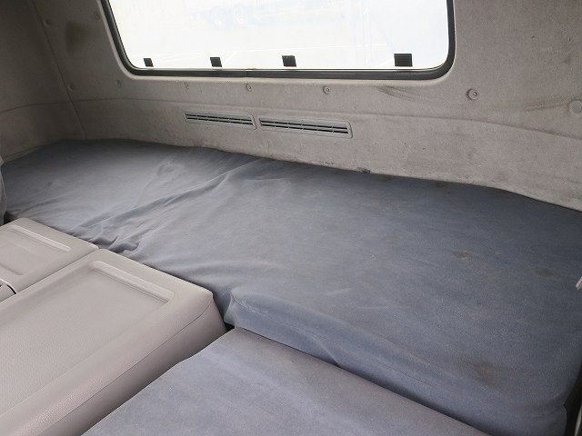 中古トラック UDトラックス粉粒体運搬車 #22