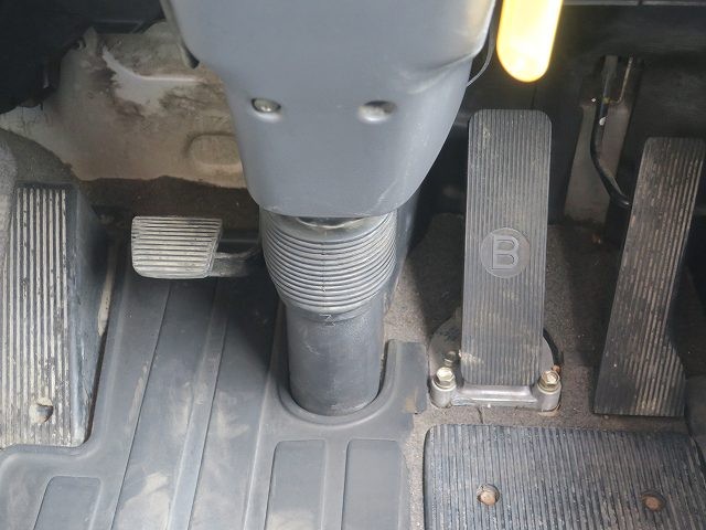 中古トラック UDトラックス粉粒体運搬車 #24