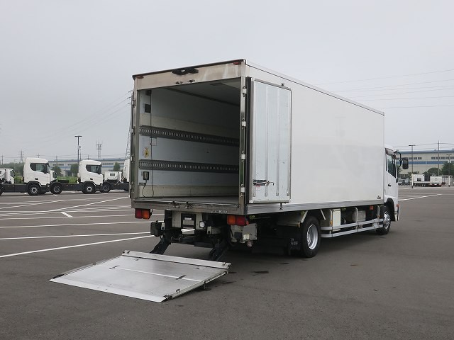 UDトラックス コンドル 中型冷凍バン