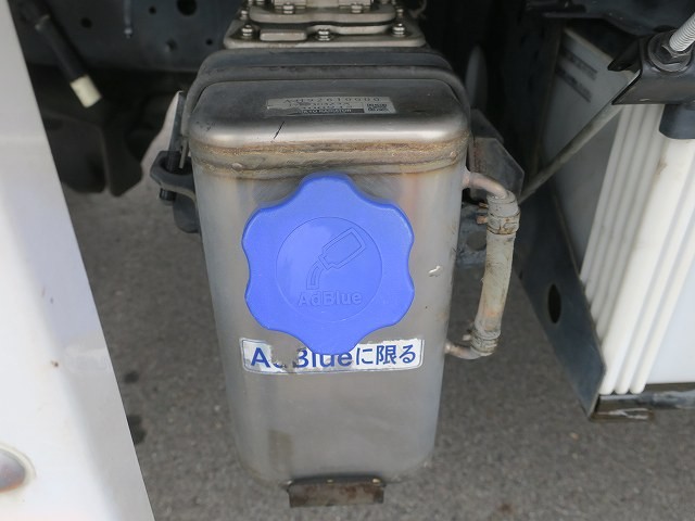 中古トラック UDトラックス冷凍バン #17