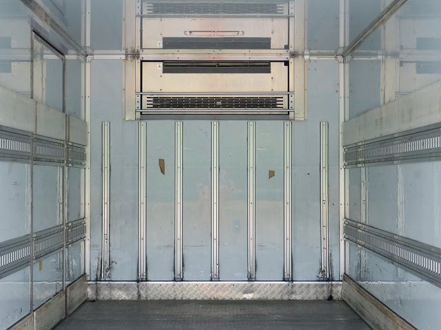 中古トラック UDトラックス冷凍バン #8
