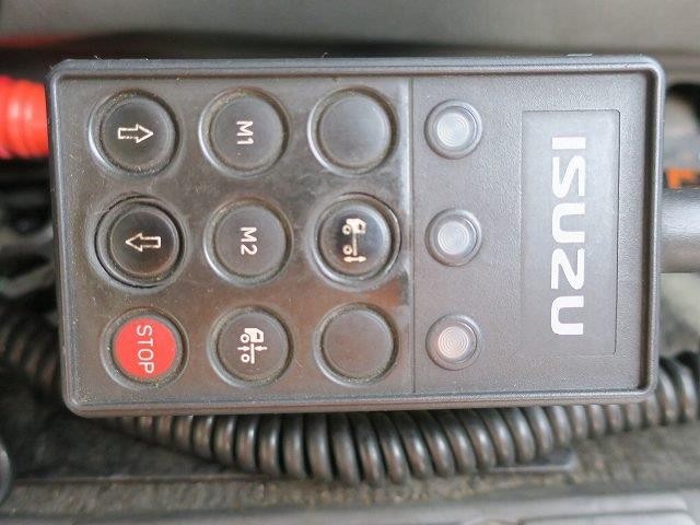 中古トラック いすゞ冷凍バン #19