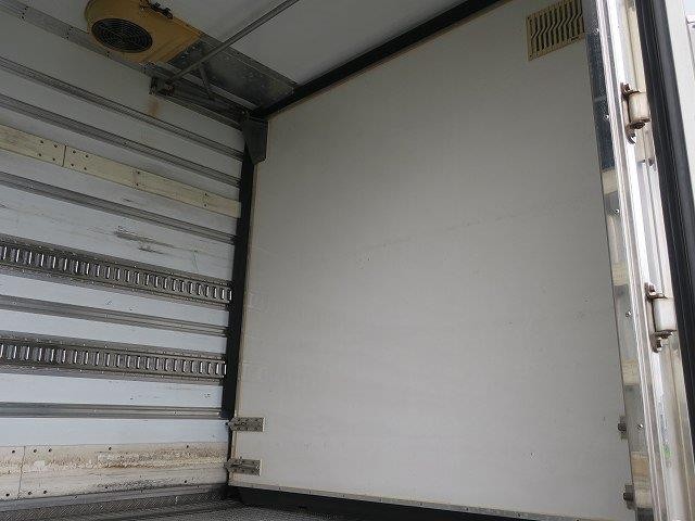 中古トラック いすゞ冷凍バン #9