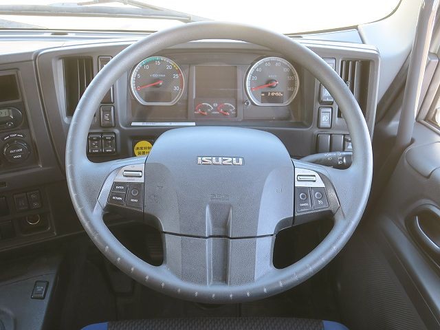 中古トラック いすゞ冷凍バン #16