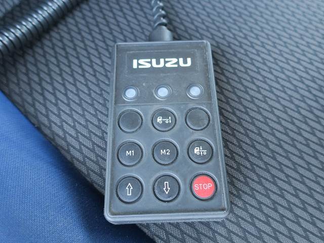 中古トラック いすゞ冷凍バン #18