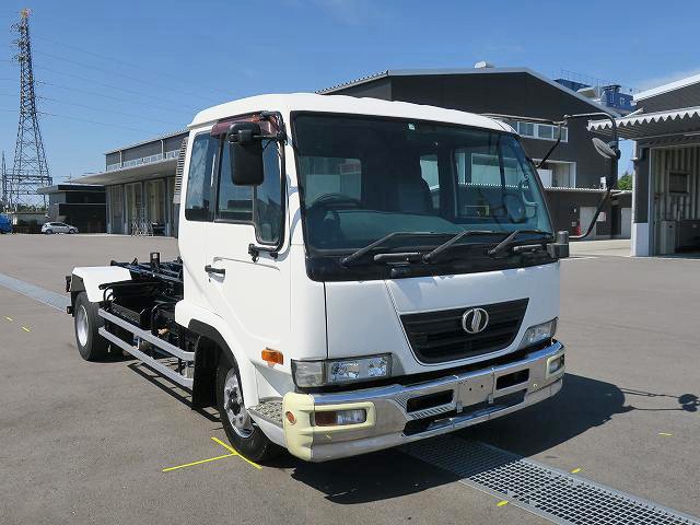 UDトラックス コンドル 新明和製アームロール