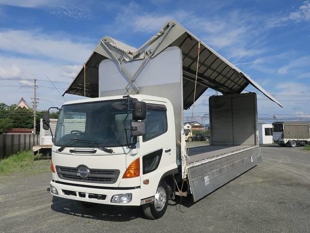 日野中型幌ウィング
